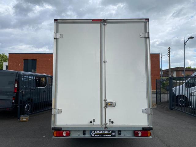 Renault Master image 2