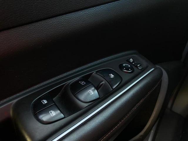 Renault Koleos image 2