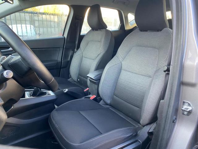 Renault Captur image 9