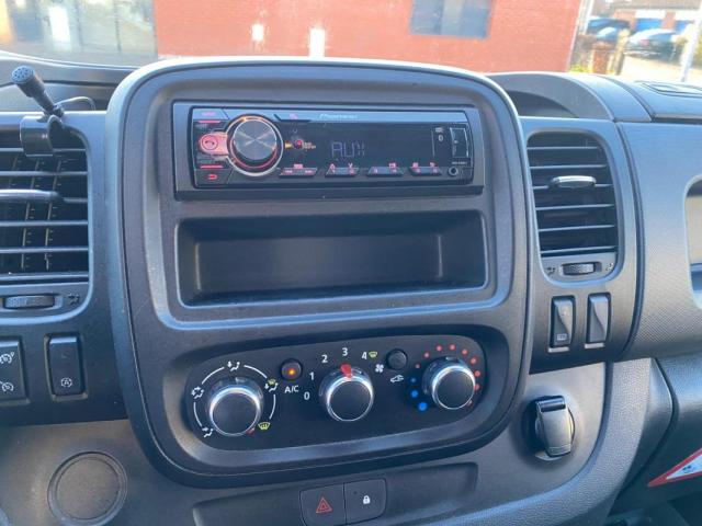 Renault Trafic image 3