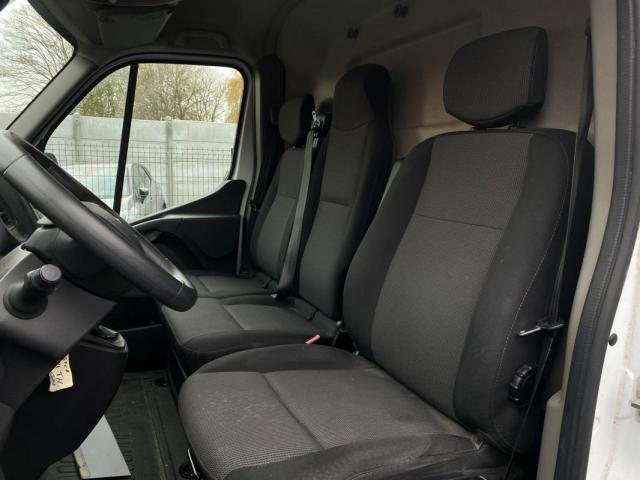 Renault Master image 9