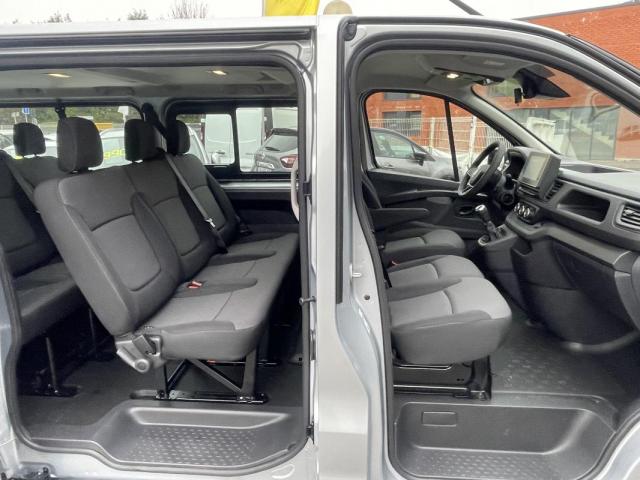 Renault Trafic image 1