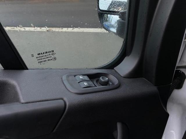 Renault Master image 1