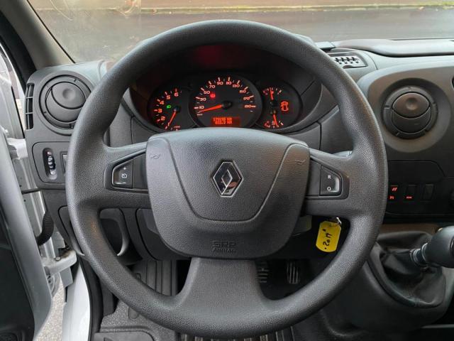 Renault Master image 9