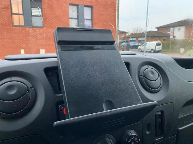 Renault Master image 2