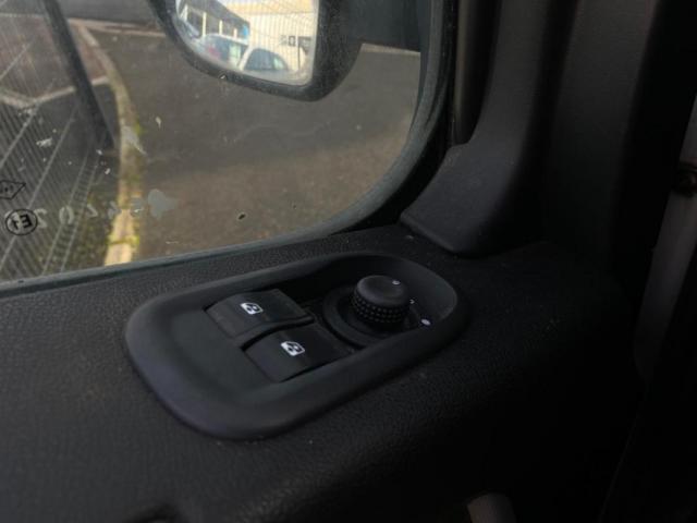 Renault Master image 8