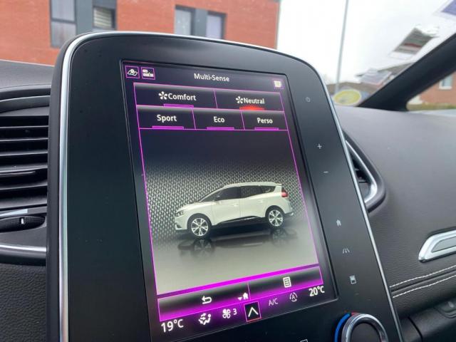 Renault Grand Scénic image 1