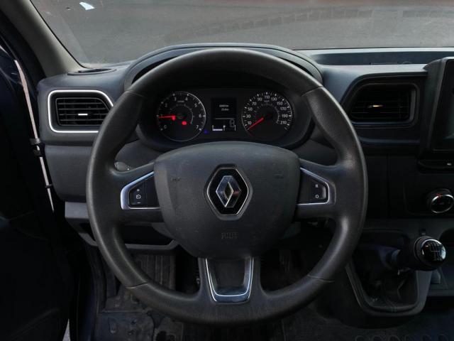 Renault Master image 2