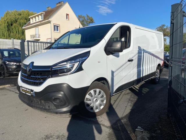 Renault Trafic image 2