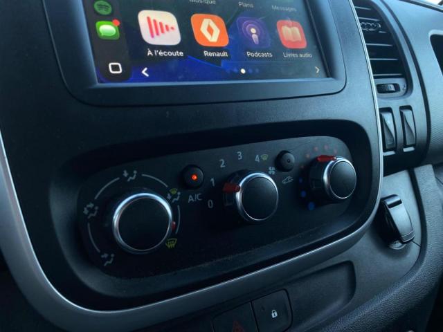 Renault Trafic image 2