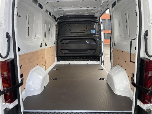 Renault Master image 9