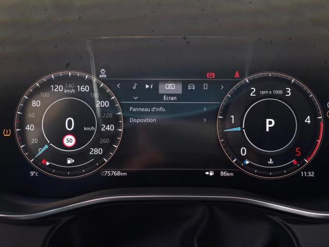 Jaguar F-Pace image 8