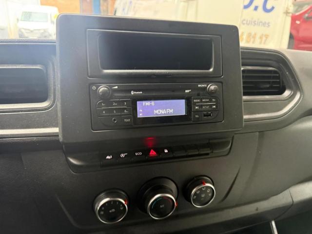 Renault Master image 2