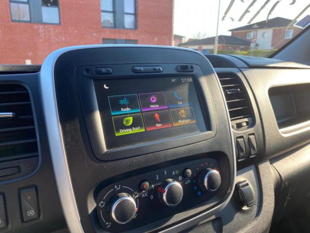 Renault Trafic image 1