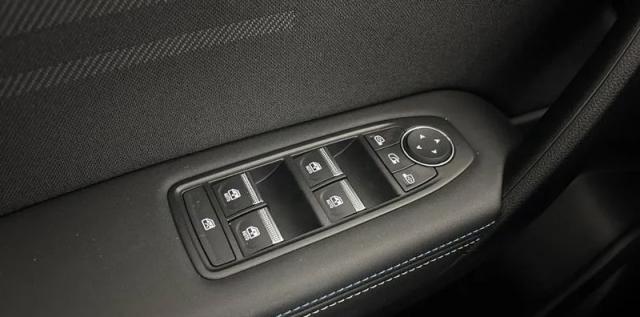 Renault Captur image 9