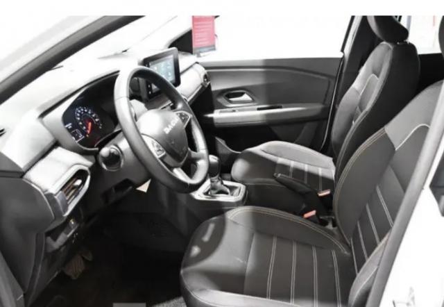 Dacia Sandero image 1