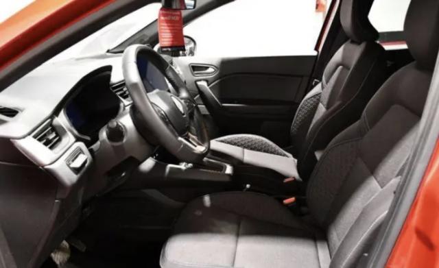 Renault Captur image 9