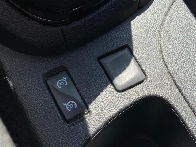 Renault Clio Estate image 8
