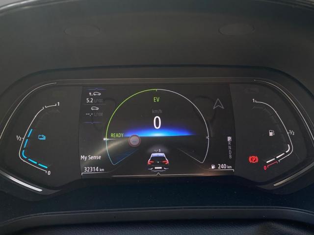 Renault Captur image 1