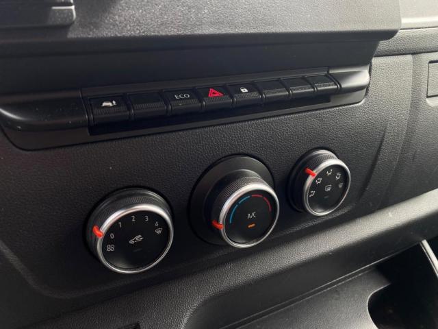 Renault Master image 1