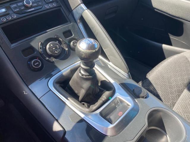 Peugeot 3008 image 2