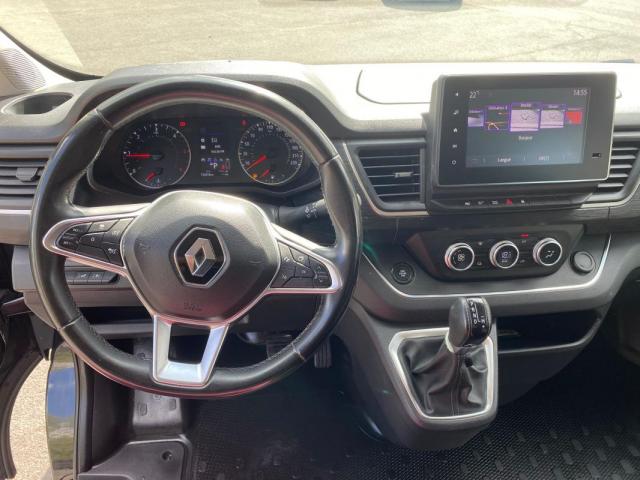 Renault Trafic image 2