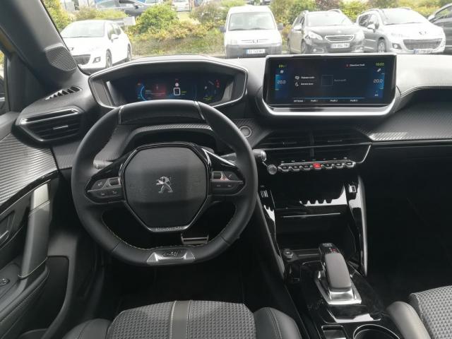 Peugeot 208 image 2