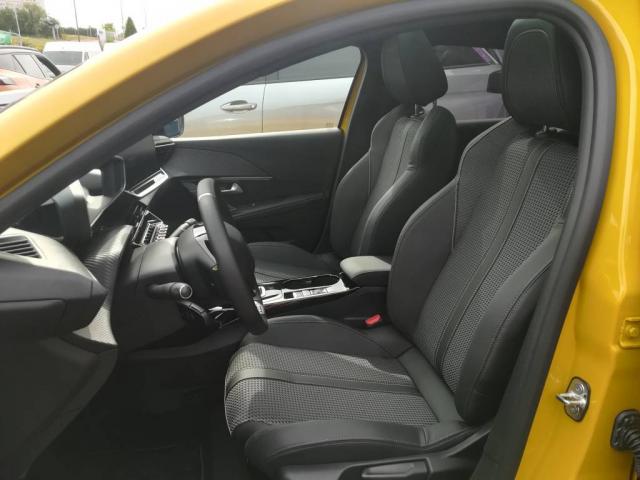Peugeot 208 image 7