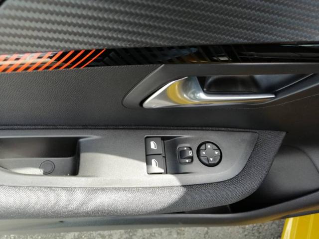 Peugeot 208 image 4