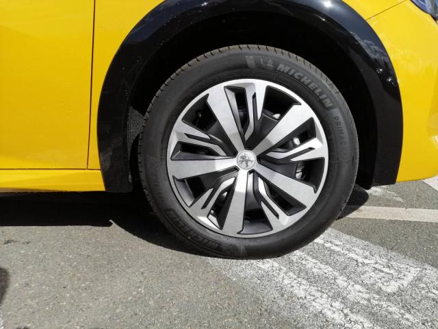 Peugeot 208 image 5