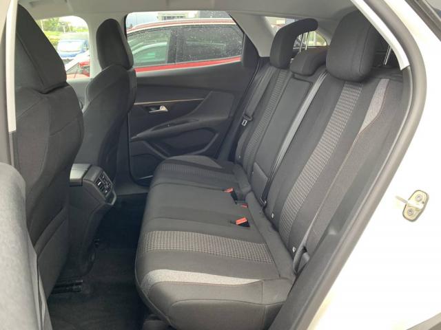 Peugeot 3008 image 2