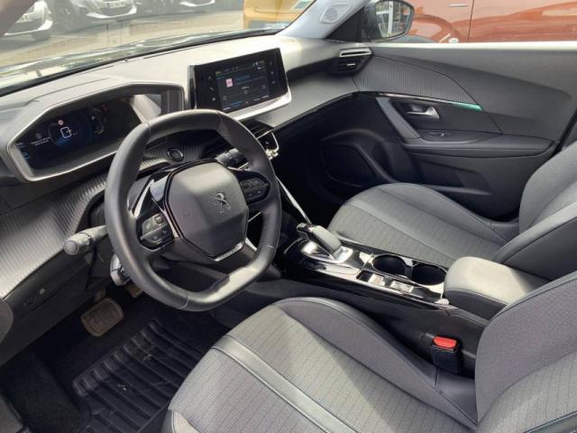 Peugeot 2008 image 2