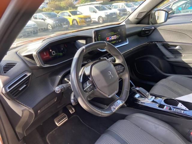 Peugeot 2008 image 8