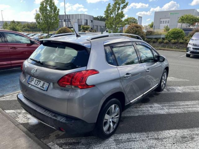 Peugeot 2008 image 8