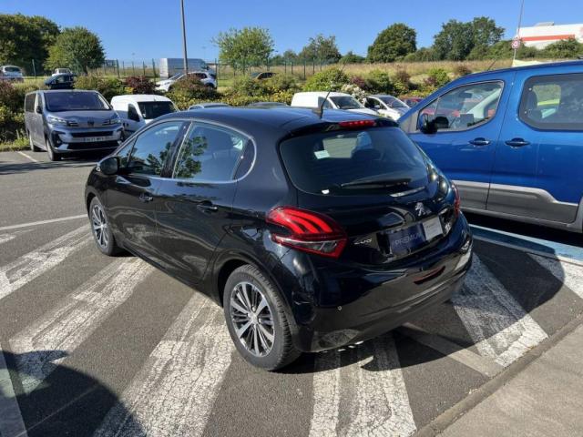 Peugeot 208 image 7