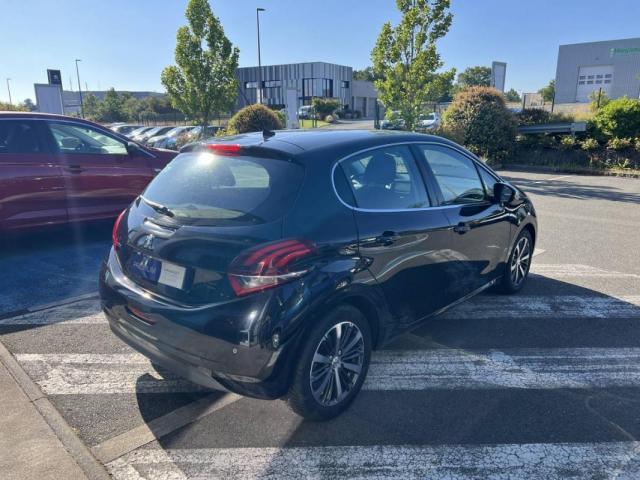 Peugeot 208 image 3
