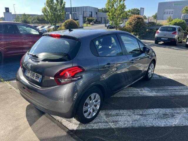 Peugeot 208 image 4