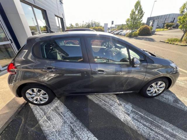 Peugeot 208 image 7