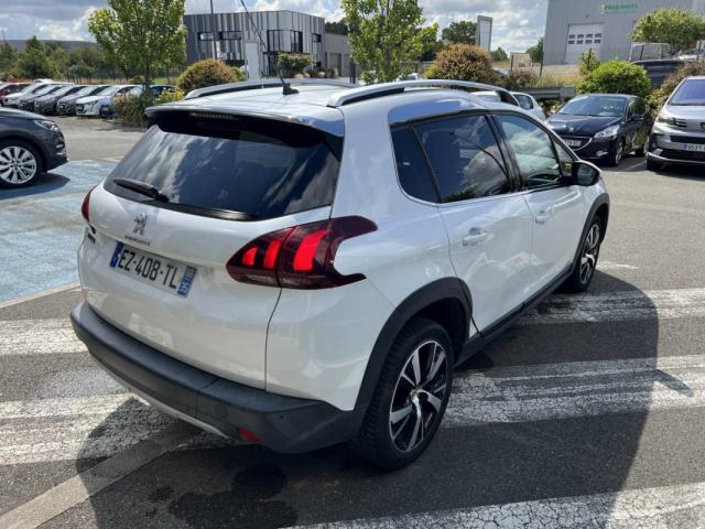 Peugeot 2008 image 2