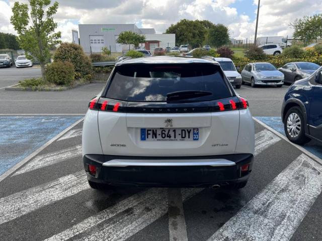 Peugeot 2008 image 2