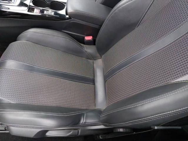Peugeot 208 image 2