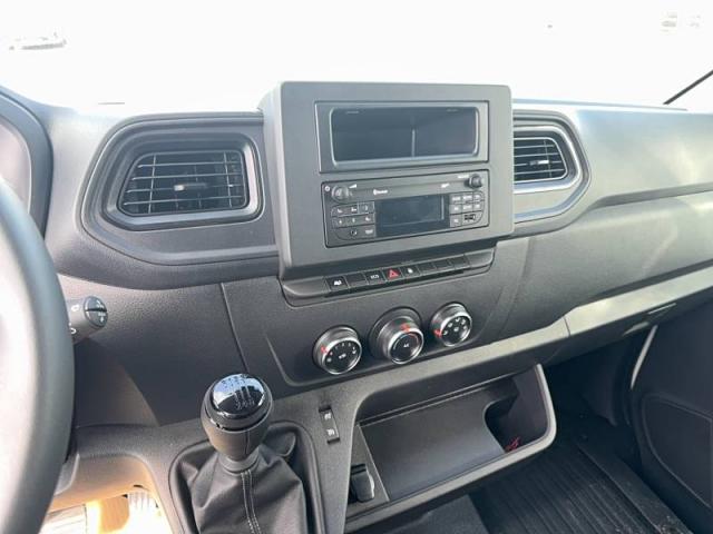 Renault Master image 1