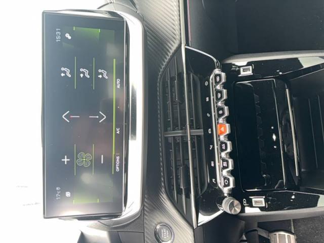 Peugeot 208 image 8