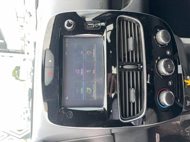Renault Clio image 2