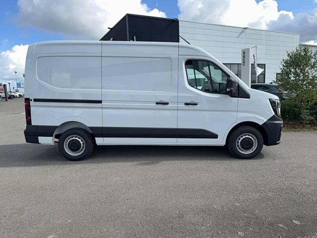 Renault Master image 2