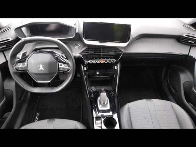 Peugeot 2008 image 8