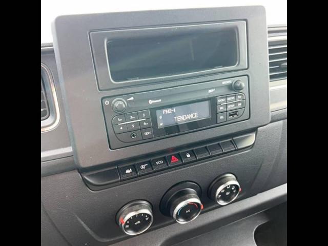 Renault Master image 3