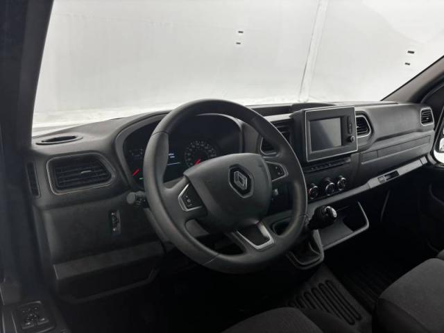 Renault Master image 1