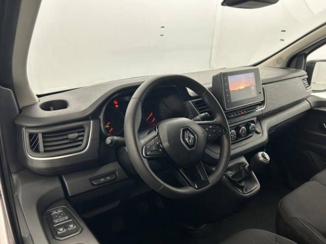 Renault Trafic image 1