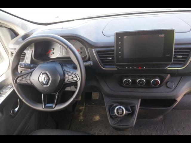 Renault Trafic image 9
